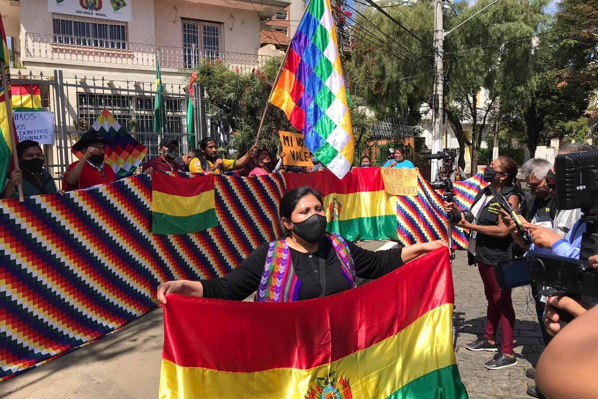 Milhares de bolivianos fazem protesto