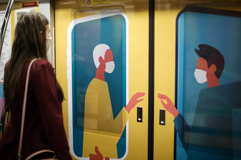 Vagão de metrô da linha 4-amarela recebe a campanha Falar Inspira Vida, no Setembro Amarelo