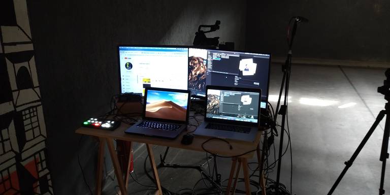 Equipamento usado pela equipe de vídeo do 2º mOno_festival, organizado pelo coletivo teatral 28 Patas Furiosas em agosto de 2020