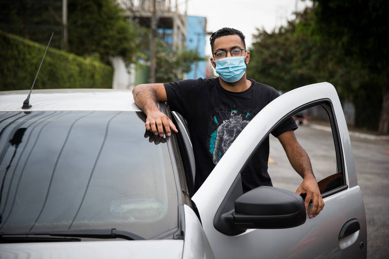 Ulisses da Silva Melo, 30, no ponto de distribuição das mercadorias, em São Paulo