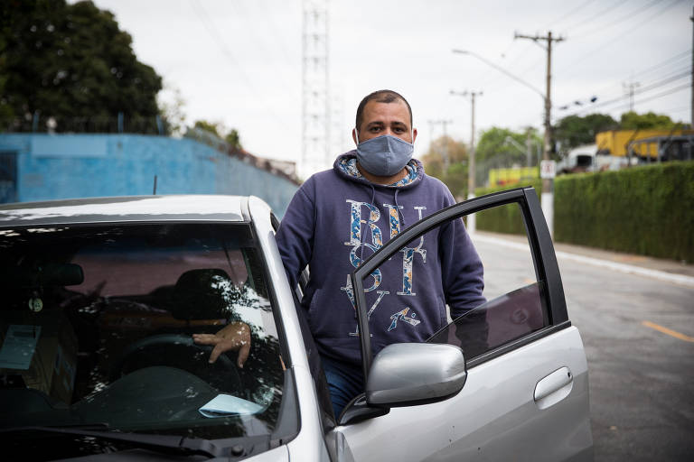 Alex Novais, 33, no ponto de distribuição das mercadorias, em São Paulo