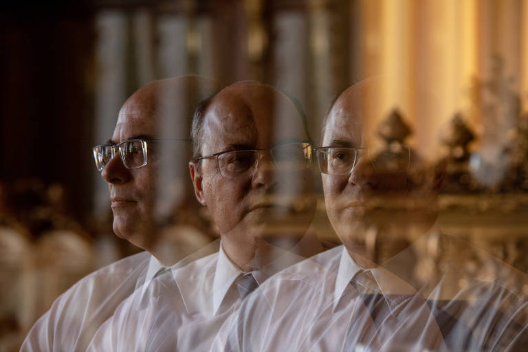 "O Rio não é para amador nem para profissional. Deve ser para um sujeito sobrenatural. O Rio tem que ser governado por alguém sobrenatural que possa antecipar de uma forma sobrenatural o que está acontecendo, declarou o governador Wilson Witzel em entrevista à Folha