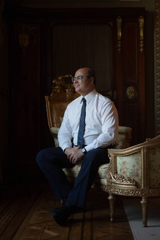 "O Rio não é para amador nem para profissional. Deve ser para um sujeito sobrenatural. O Rio tem que ser governado por alguém sobrenatural que possa antecipar de uma forma sobrenatural o que está acontecendo, declarou o governador Wilson Witzel em entrevista à Folha