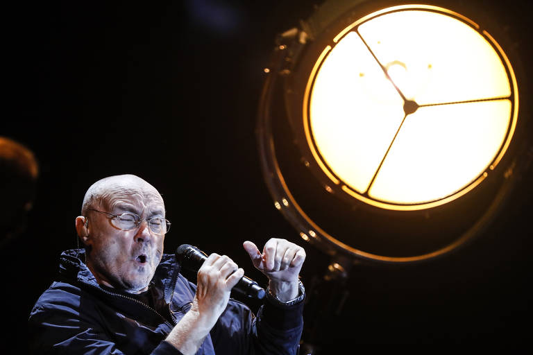 Phil Collins sai da aposentadoria e faz sua estreia solo com show