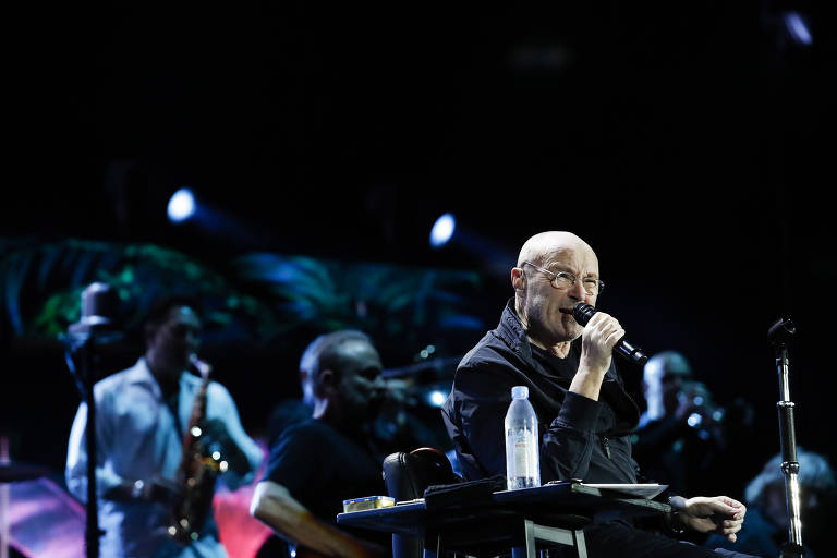 Phil Collins sai da aposentadoria e faz sua estreia solo com show