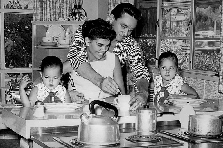 Cena do documentário "My Darling Vivian" (2020), de Matt Riddlehoover