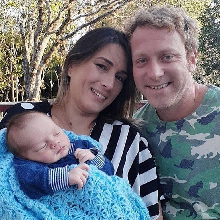 Sergio Hondjakoff com a esposa  Danielle Monteiro e o filho Benjamin