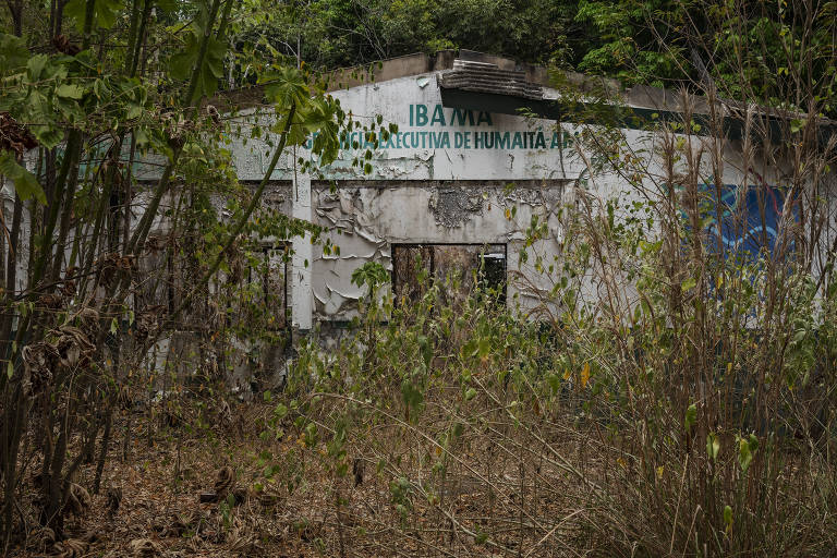 Sede do Ibama em Humaitá, que foi alvo de incêndio provocado por garimpeiros após operação contra ação ilegal de garimpo no rio Madeira