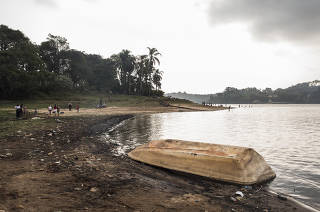 Margens da represa Guarapiranga no Bairro Rivieira Paulista. Represas do estado tiveram queda brusca no nivel da agua neste ano. A represa de Guarapiranga esta com  com 49,6% de sua capacidade.