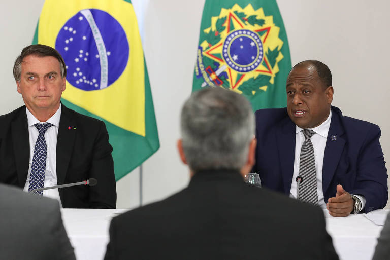 Presidente Jair Bolsonaro em reunião com Marcelo Magalhães, secretário do Esporte do Ministério da Cidadania