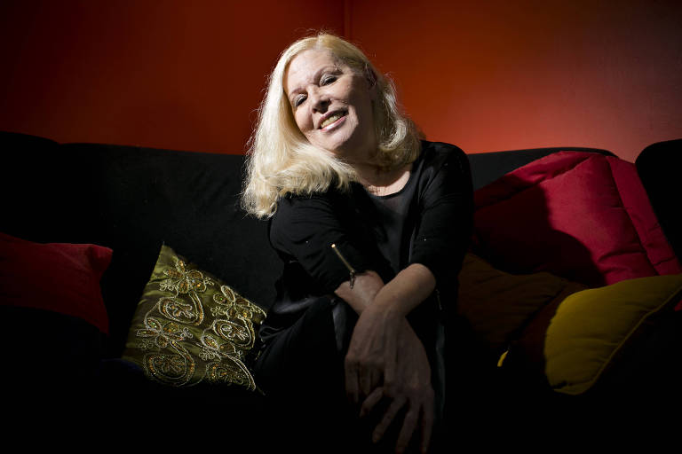 A cantora Vanusa, em seu apartamento na Barra Funda, em 2014