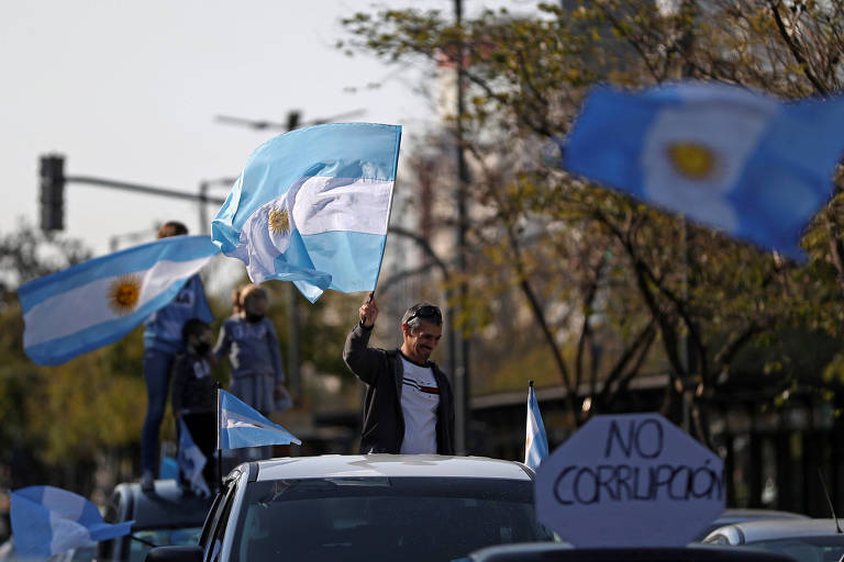 Manifestantes durante protesto antigoverno na Argentina 