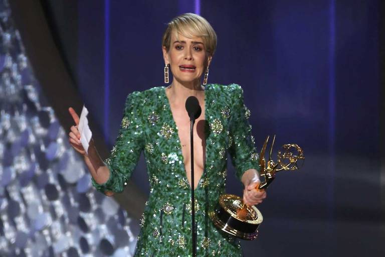 Sarah Paulson conta que emprestava dinheiro a Pedro Pascal: Para