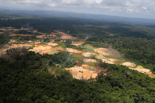 Mining in the Yanomami Indigenous Land in Brazil
Garimpo na Terra Indígena Yanomami