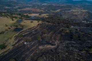 Incêndio destrói vegetação em Águas da Prata
