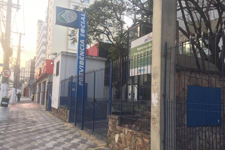 Na Água Branca (zona oeste da capital), movimento na agência do INSS foi tranquilo ao longo do dia