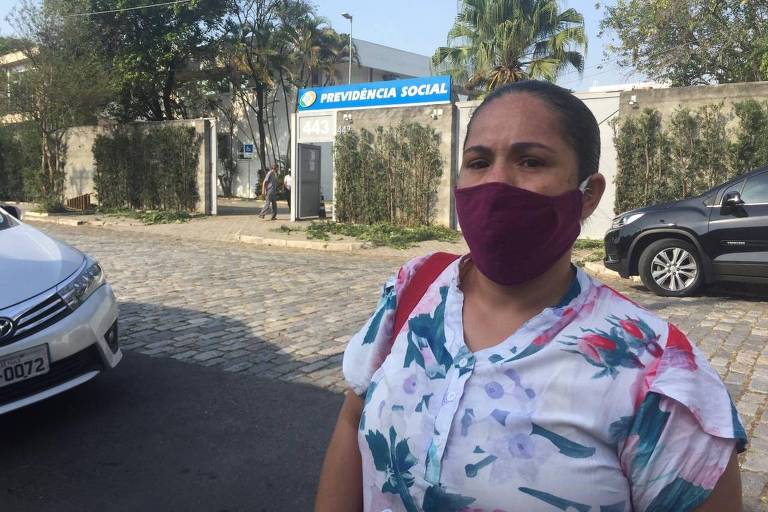 A segurada Janecleia dos Santos foi à agência da Lapa (zona oeste) para passar por perícia para auxílio-doença