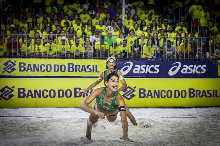 Carol Solberg e Talita durante semifinal do Circuito Brasileiro em março deste ano, antes da pandemia de Covid-19, em Aracaju