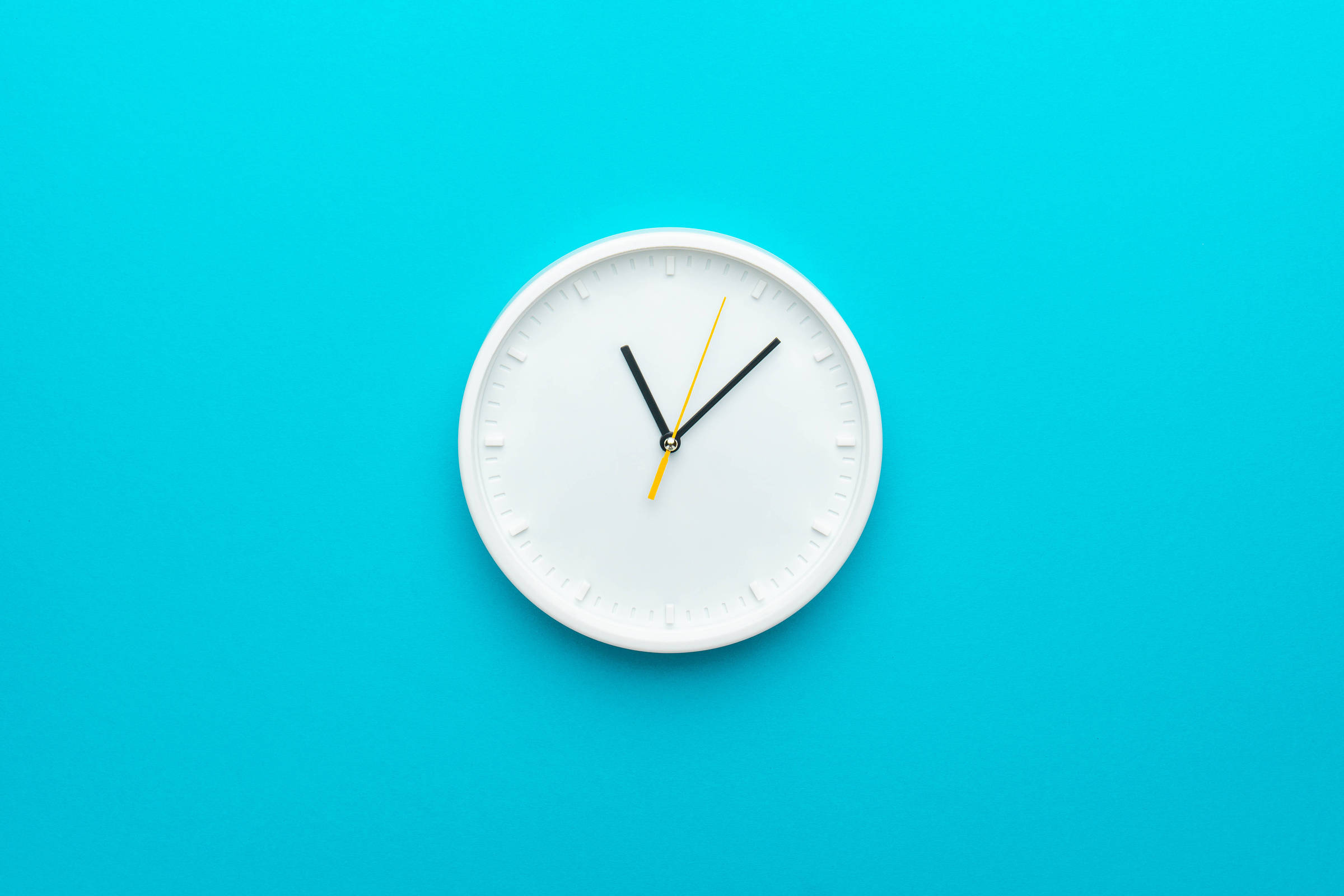 Não, você não precisa esperar 30 minutos para nadar depois de comer