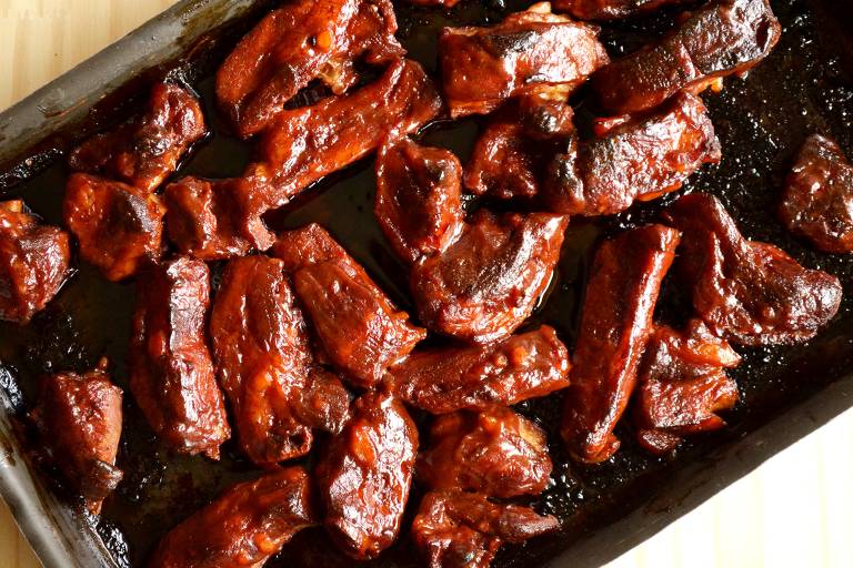 Costelinha com molho barbecue