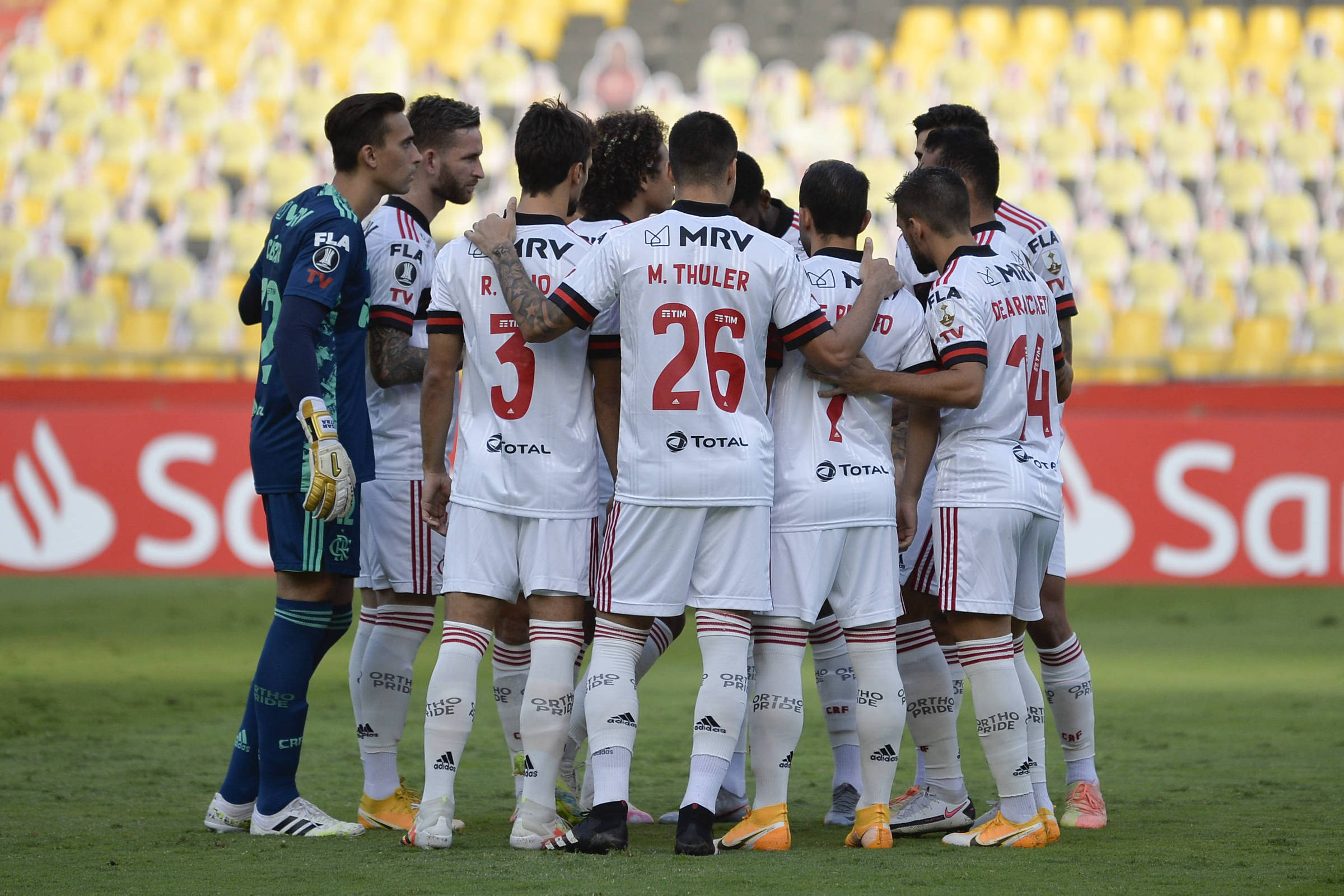 Justiça suspende jogo entre Palmeiras e Flamengo por surto de covid-19