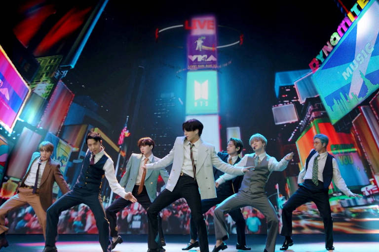 Ações da gravadora da banda de K-Pop BTS dobram de valor em sua estreia na Bolsa