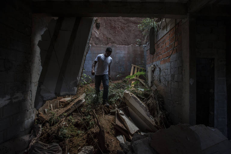 A casa de Cirílo Brito da Conceição (41), que morava com sua esposa e três filhos no bairro Jardim São João, e neste ano foi atingida por um deslizamento, causando a morte de seu filho Alexandre, de 10 anos