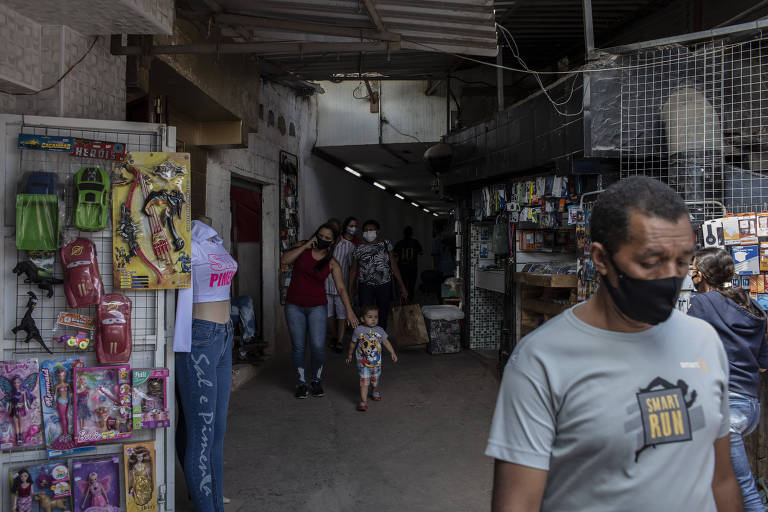 O túnel da Ponte Seca, local onde os moradores dizem sofrer com a falta de segurança para fazer a travessia à noite