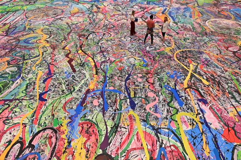 Sacha Jafri quer bater o recorde mundial de maior pintura sobre tela