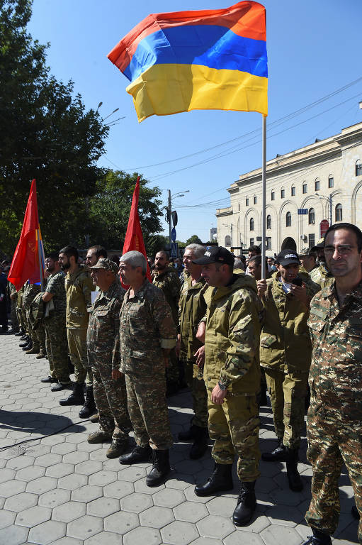 Escalada da tensão entre Armênia e Azerbaijão aumenta risco de guerra