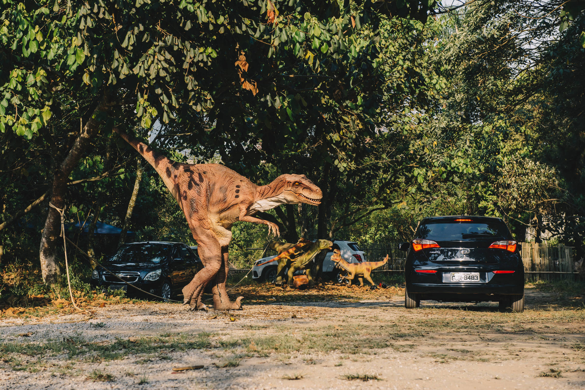 Safári de dinossauros robôs recria 'Jurassic Park' ao ar livre em São Paulo  - 30/09/2020 - Passeios - Guia Folha