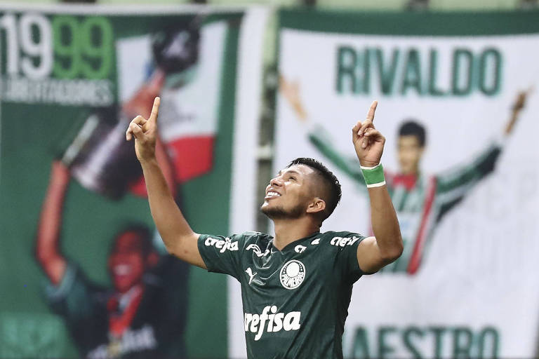 Atacante Rony comemora o seu primeiro gol com a camisa do Palmeiras