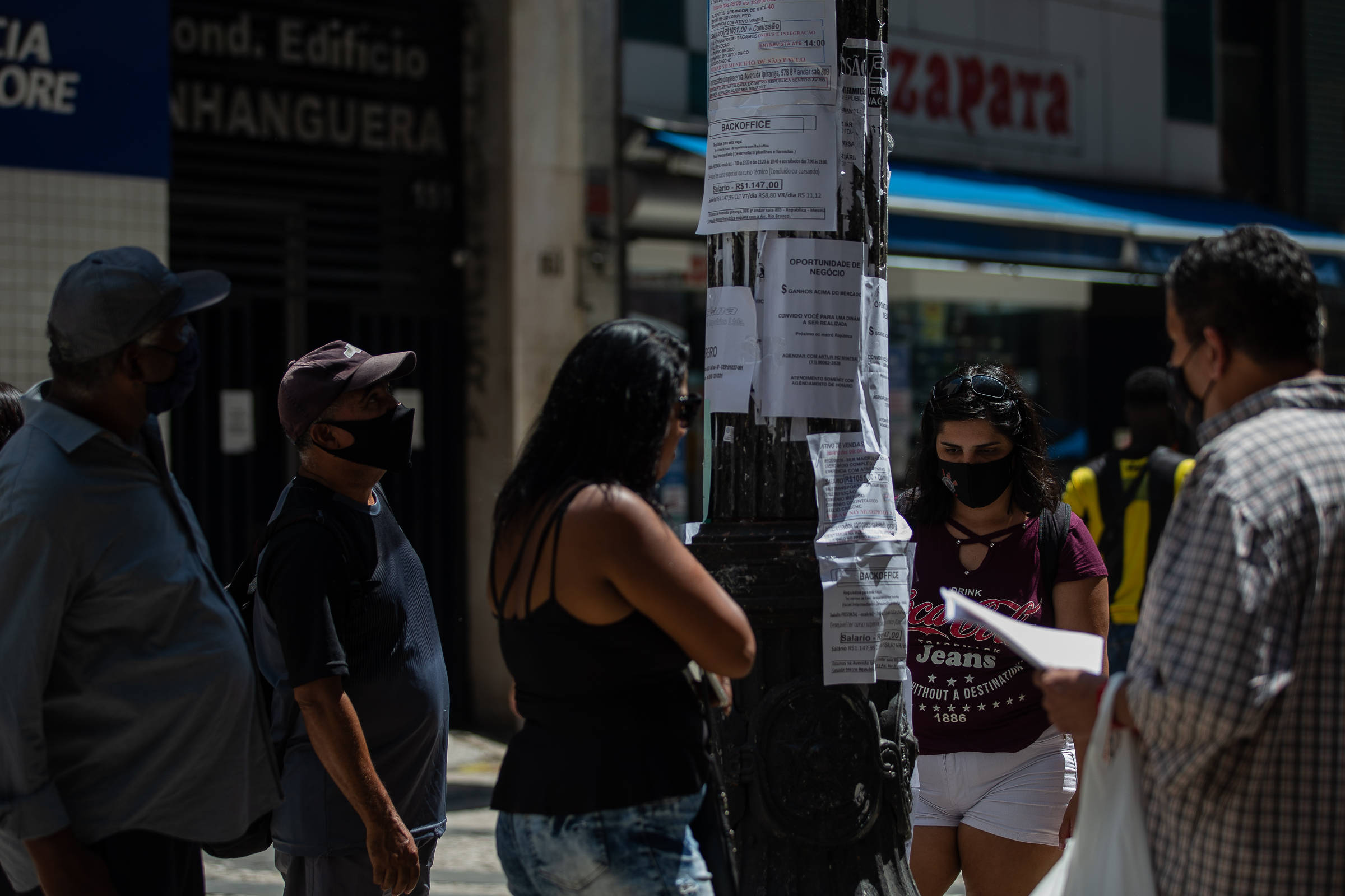 Renda média atinge menor nível em quase 10 anos, diz IBGE