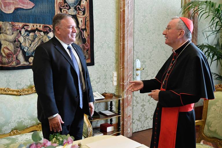 O secretário de Estado do Vaticano, o cardeal Pietro Parolin, encontra-se com o secretário de Estado dos EUA, Mike Pompeo, no Vaticano