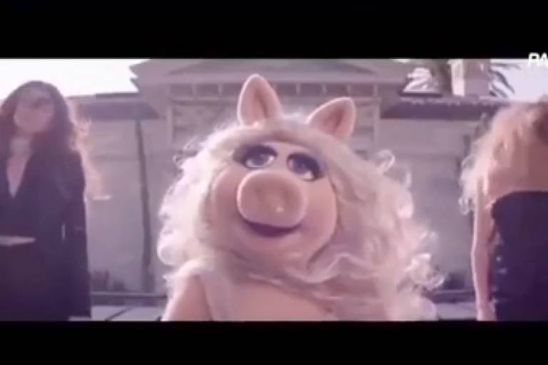 Joice Hasselmann adota Miss Piggy e Peppa Pig e faz 'anti-bullying' na campanha em SP
