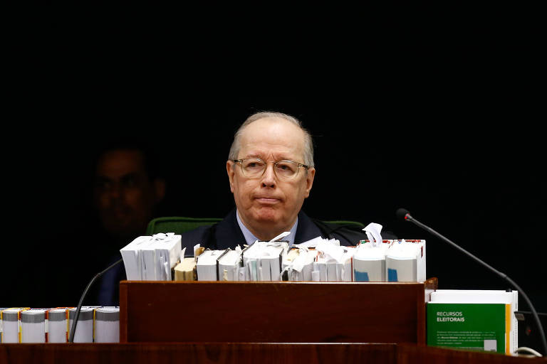 Celso de Mello diz que general Heleno é 'profanador' ao admitir intervenção militar no Brasil