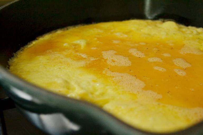 Aprenda a fazer omelete como na série Emily em Paris