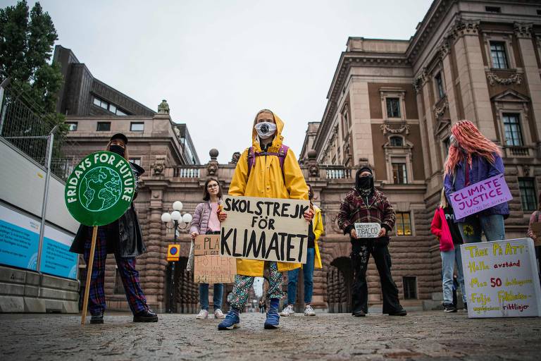 Greta Thunberg protesta pelo clima na Suécia; veja fotos de hoje