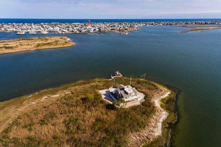 A ilha Lower Little, em Nova Jersey, acessível somente por barco e avaliada em US$ 1,8 milhão