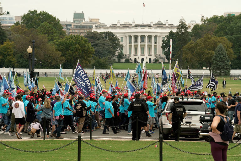 Após o discurso de Trump, seus apoiadores seguiram em marcha nas ruas próximas à residência oficial do presidente americano