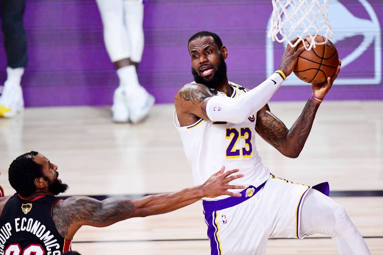 Time de basquete Los Angeles Lakers é atingido pelo bug do