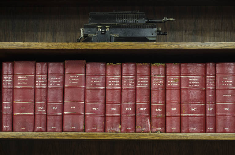 Livros sobre Legislação no gabinete da presidência da Câmara Municipal de São Paulo