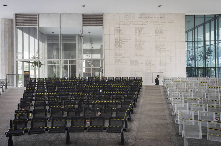 Auditório Freitas Nobre com poltronas lacradas devido a pandemia do coronavírus. O espaço fica no andar térreo do prédio