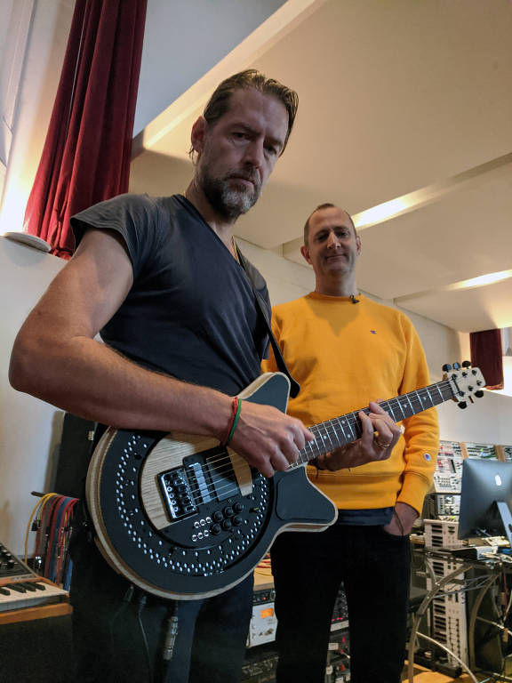 Guitarrista do Radiohead explora reformulação radical da guitarra elétrica