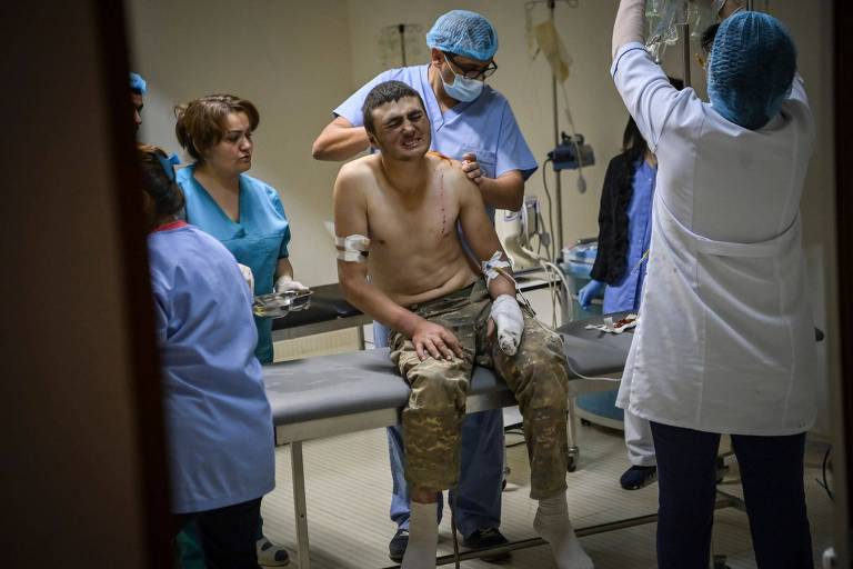 Soldado armênio de Nagorno-Karabakh é atendido em centro médico de Stepanakert