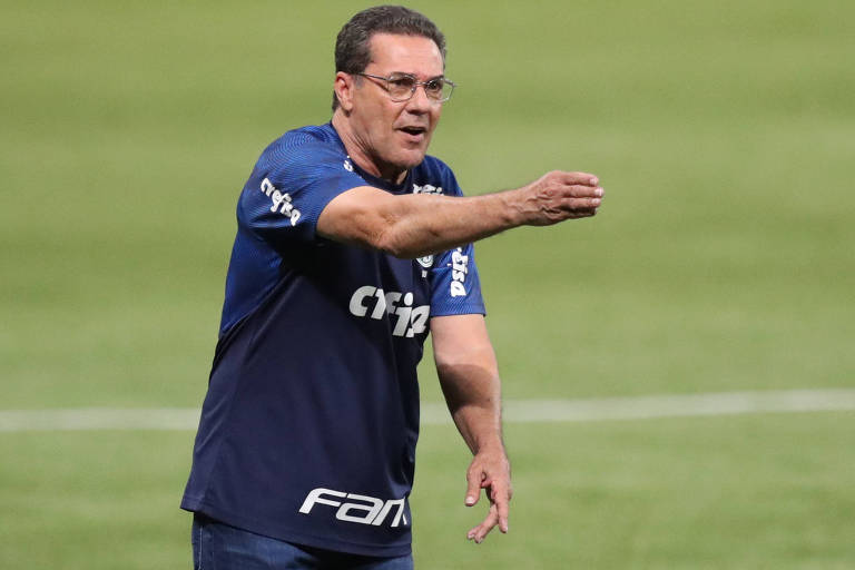 O técnico Vanderlei Luxemburgo durante derrota do Palmeiras para o Coritiba, no Allianz Parque, pelo Campeonato Brasileiro