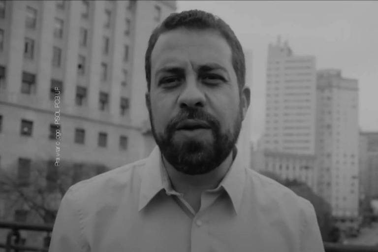 Guilherme Boulos durante o horário eleitoral gratuito