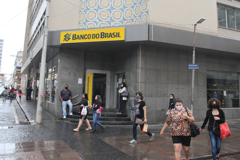 Mulher leva morto ao banco para tentar sacar aposentadoria dele em Campinas (SP)
