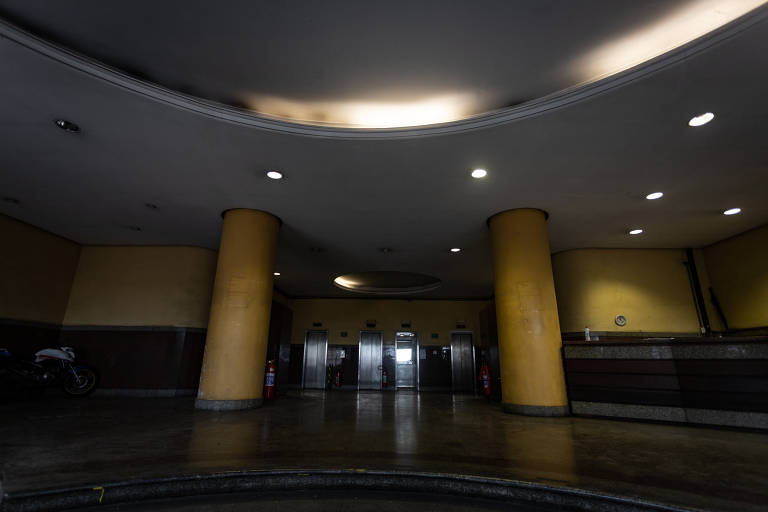 Edifício A Noite, prédio histórico na praça Mauá, no Rio de Janeiro, que abrigou o jornal A Noite e está à venda pela União