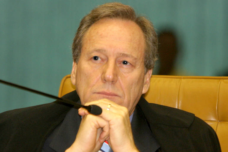 O carioca Enrique Ricardo Lewandowski ficou 2 horas e 23 minutos sob perguntas de senadores em 2006, após ser indicado por Lula ao STF